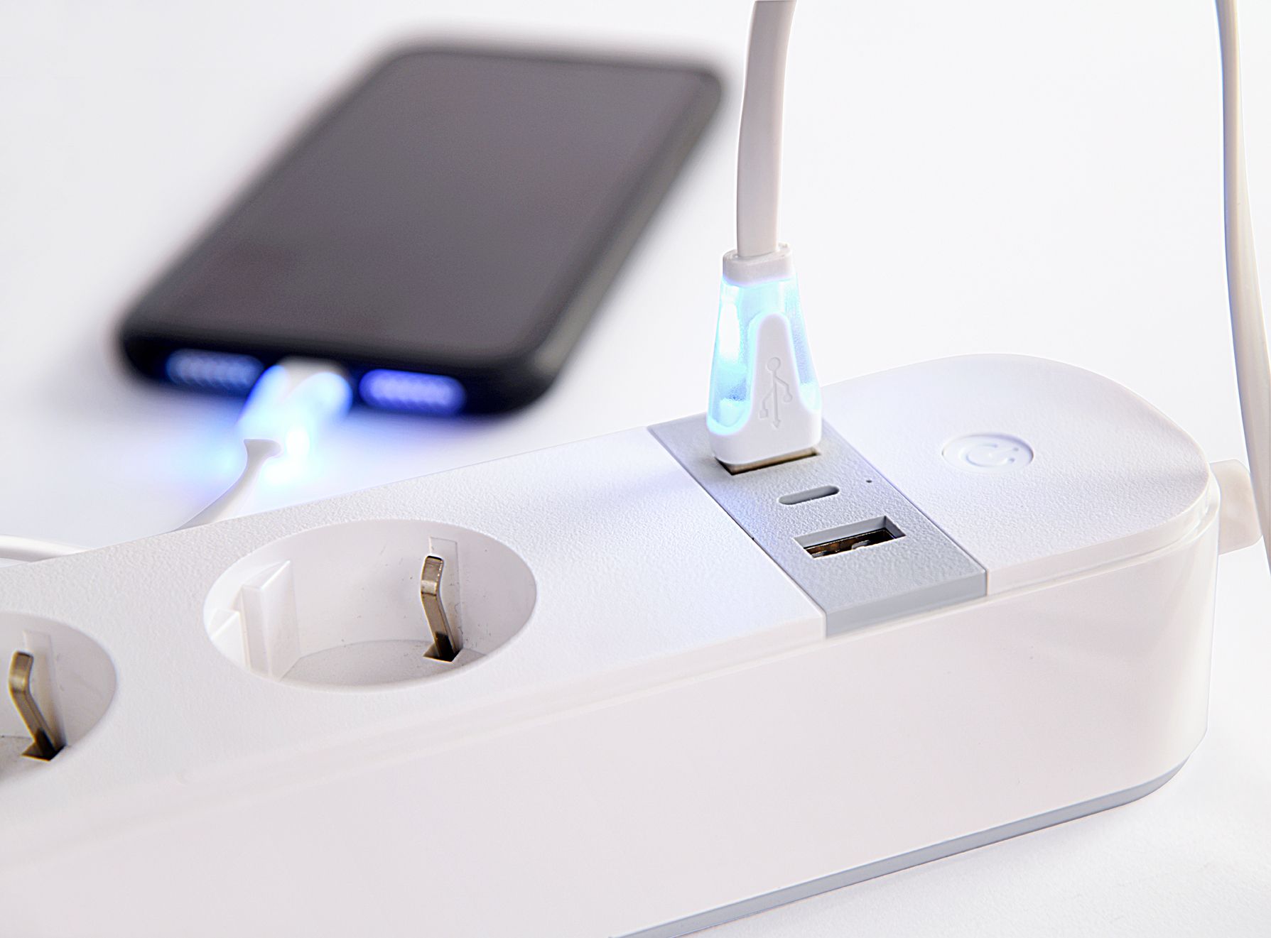 Gembird TSL-PS-S4U-01-W Smart power strip 4 AC outlet(s) Type E 1.5 m 3 3880 W White